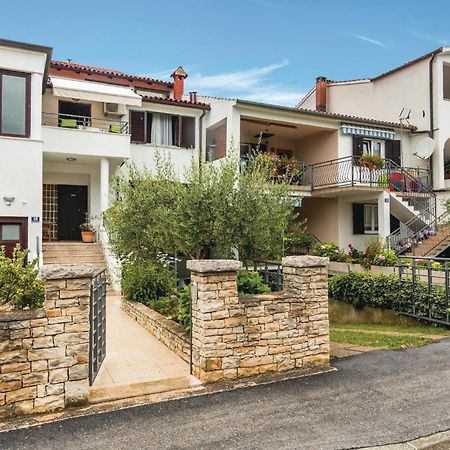 Gorgeous Apartment In Porec With Kitchen Luaran gambar