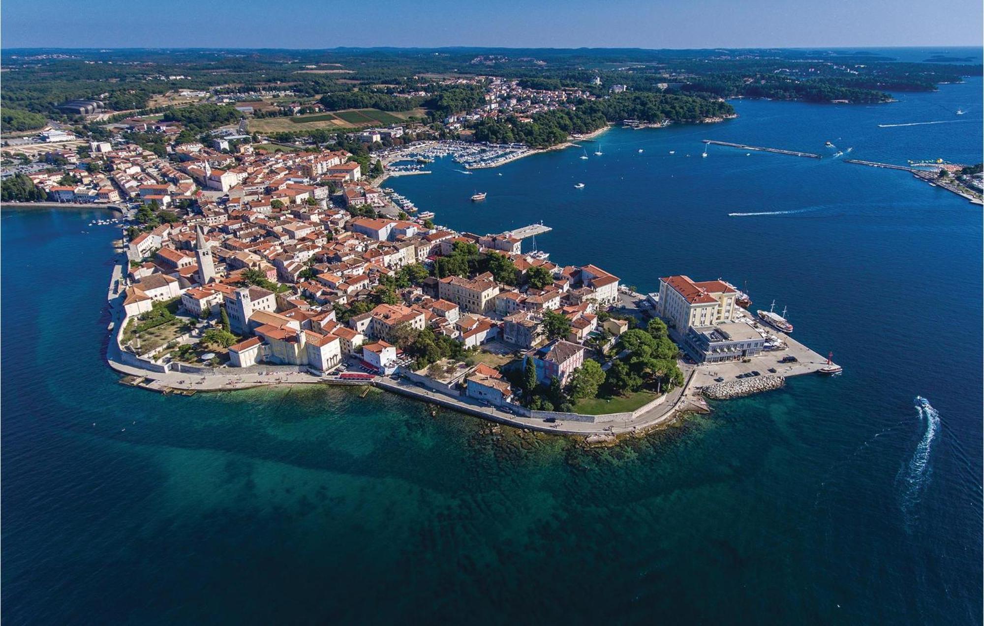 Gorgeous Apartment In Porec With Kitchen Luaran gambar