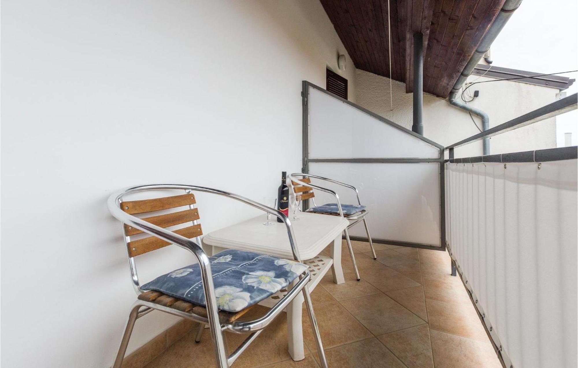 Gorgeous Apartment In Porec With Kitchen Luaran gambar