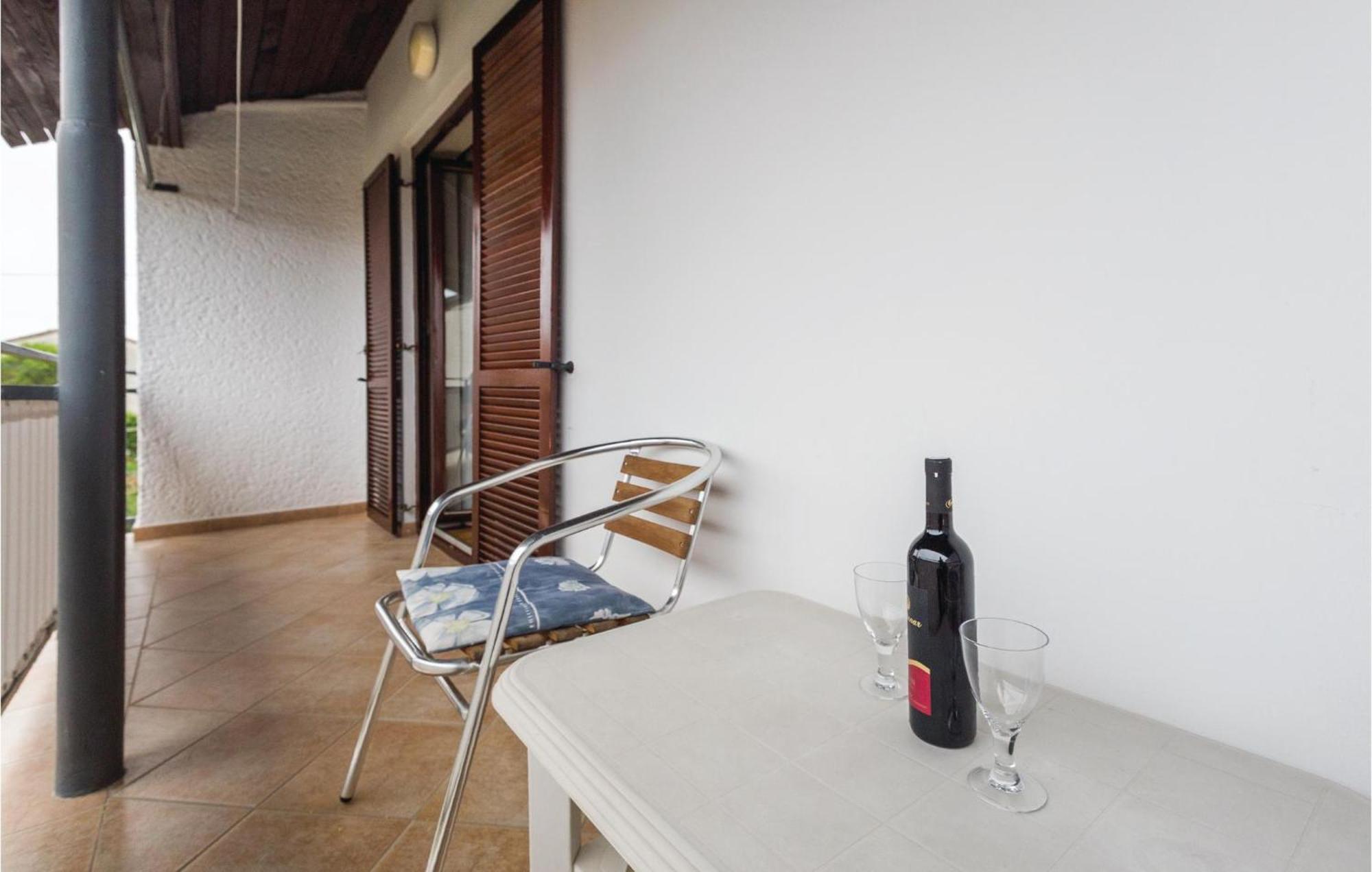Gorgeous Apartment In Porec With Kitchen Luaran gambar