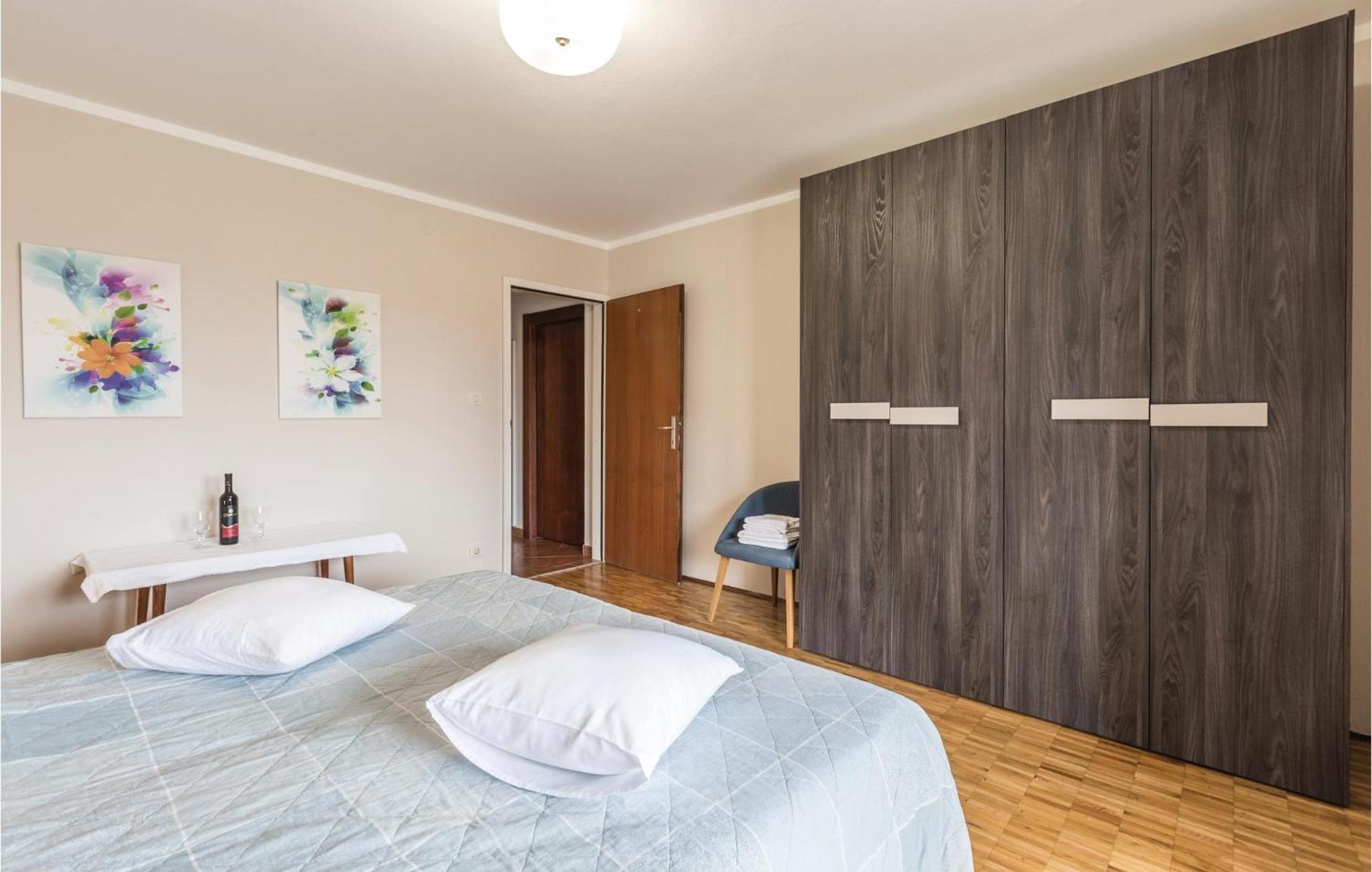 Gorgeous Apartment In Porec With Kitchen Luaran gambar